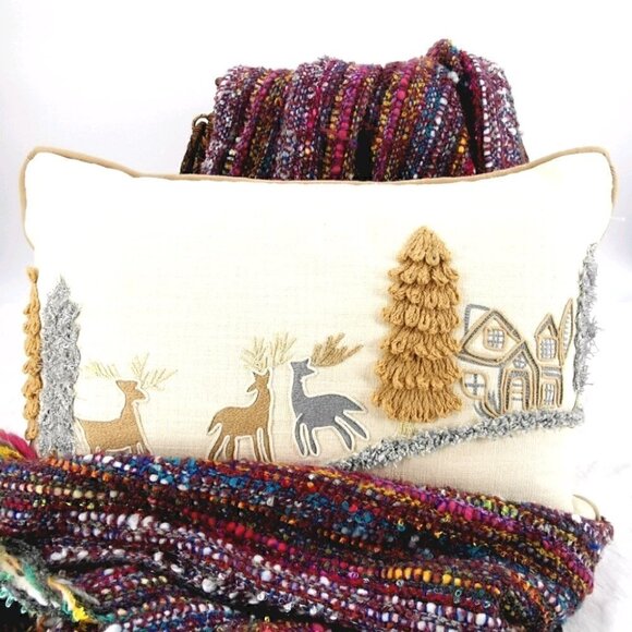 Winter Wonderland EUC White Glittery Accent Pillow - Picture 2 of 10